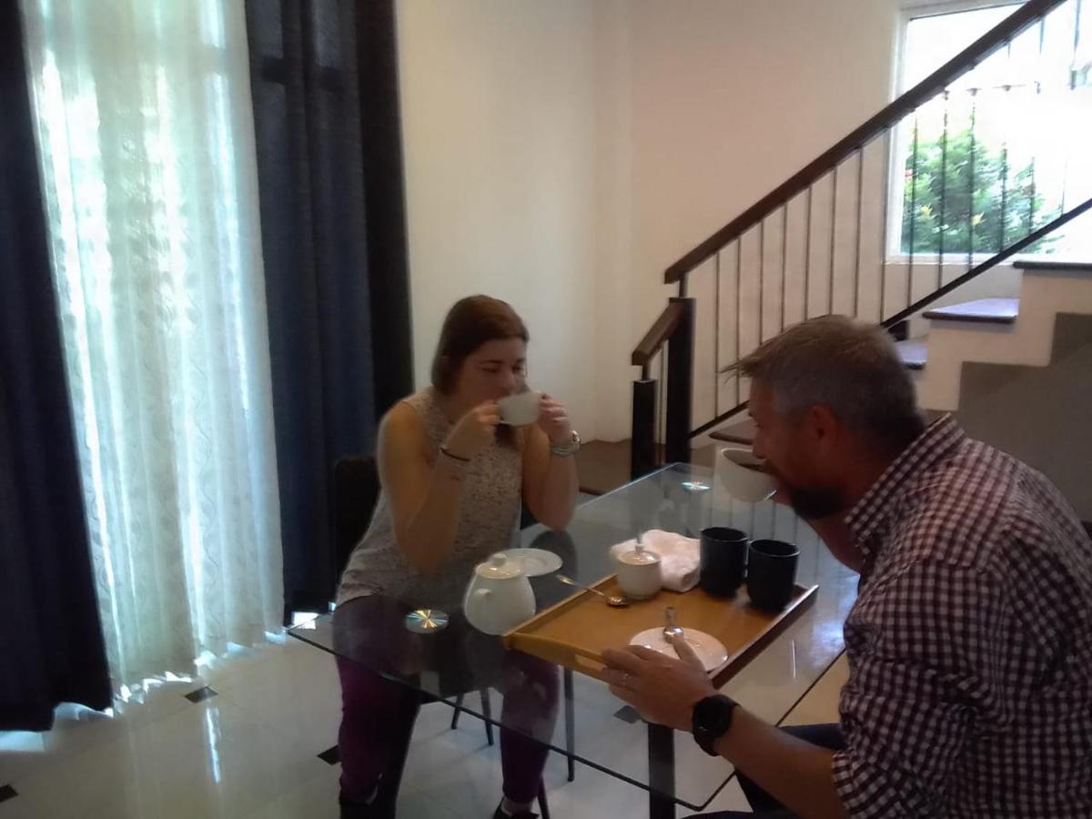 Minuwangoda Vidushi Home מראה חיצוני תמונה