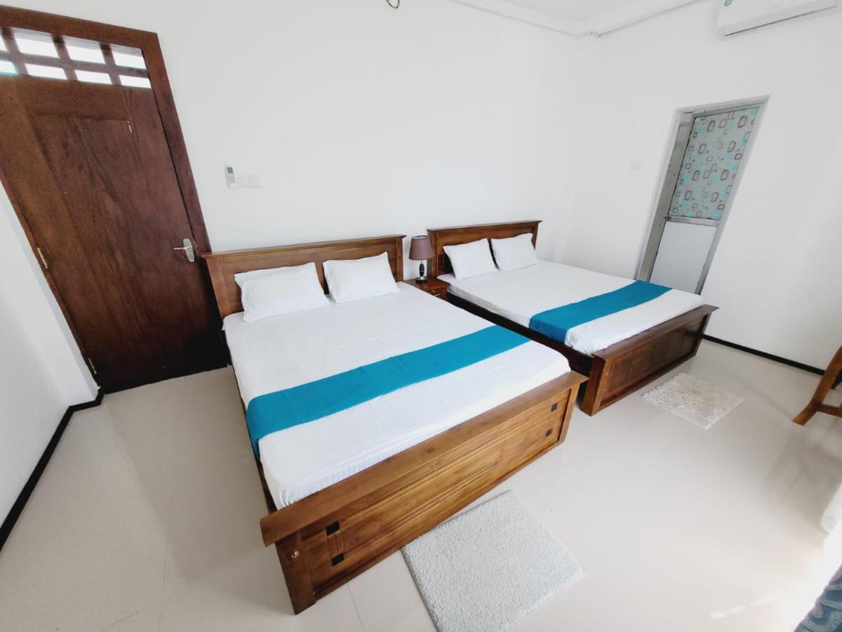 Minuwangoda Vidushi Home מראה חיצוני תמונה