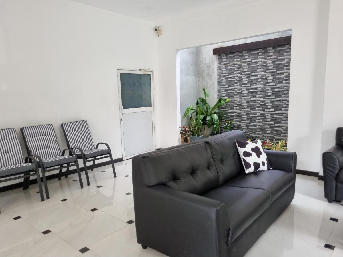 Minuwangoda Vidushi Home מראה חיצוני תמונה