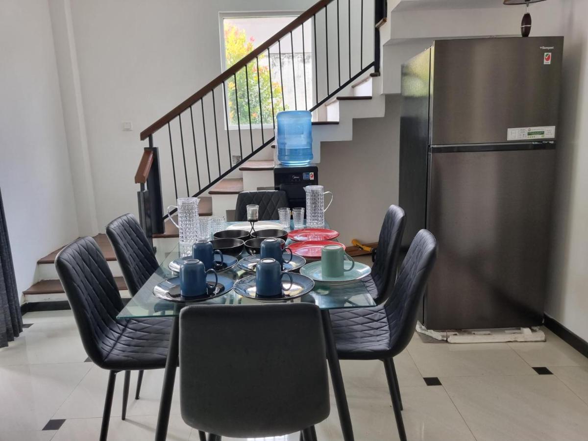 Minuwangoda Vidushi Home מראה חיצוני תמונה