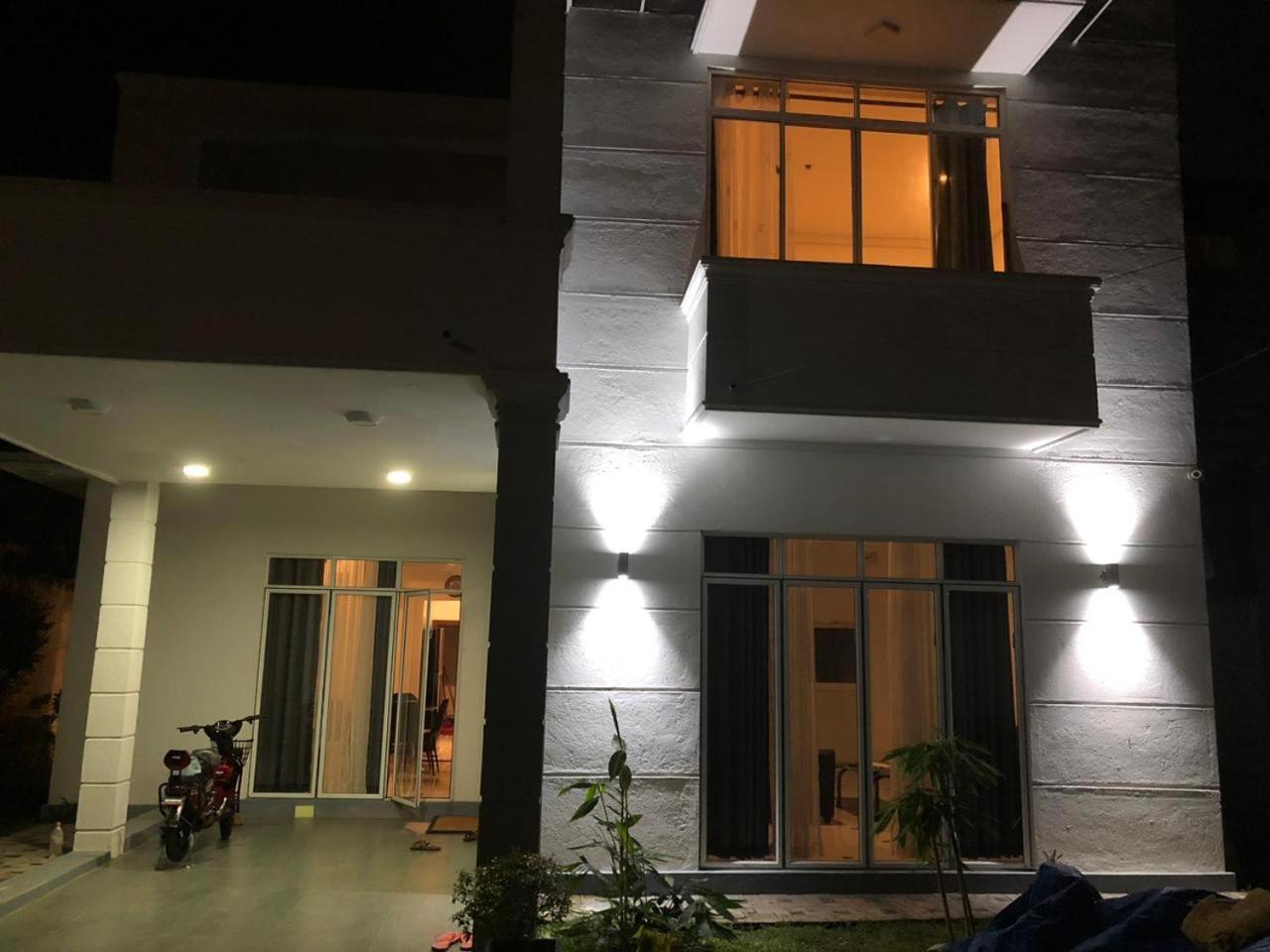 Minuwangoda Vidushi Home מראה חיצוני תמונה